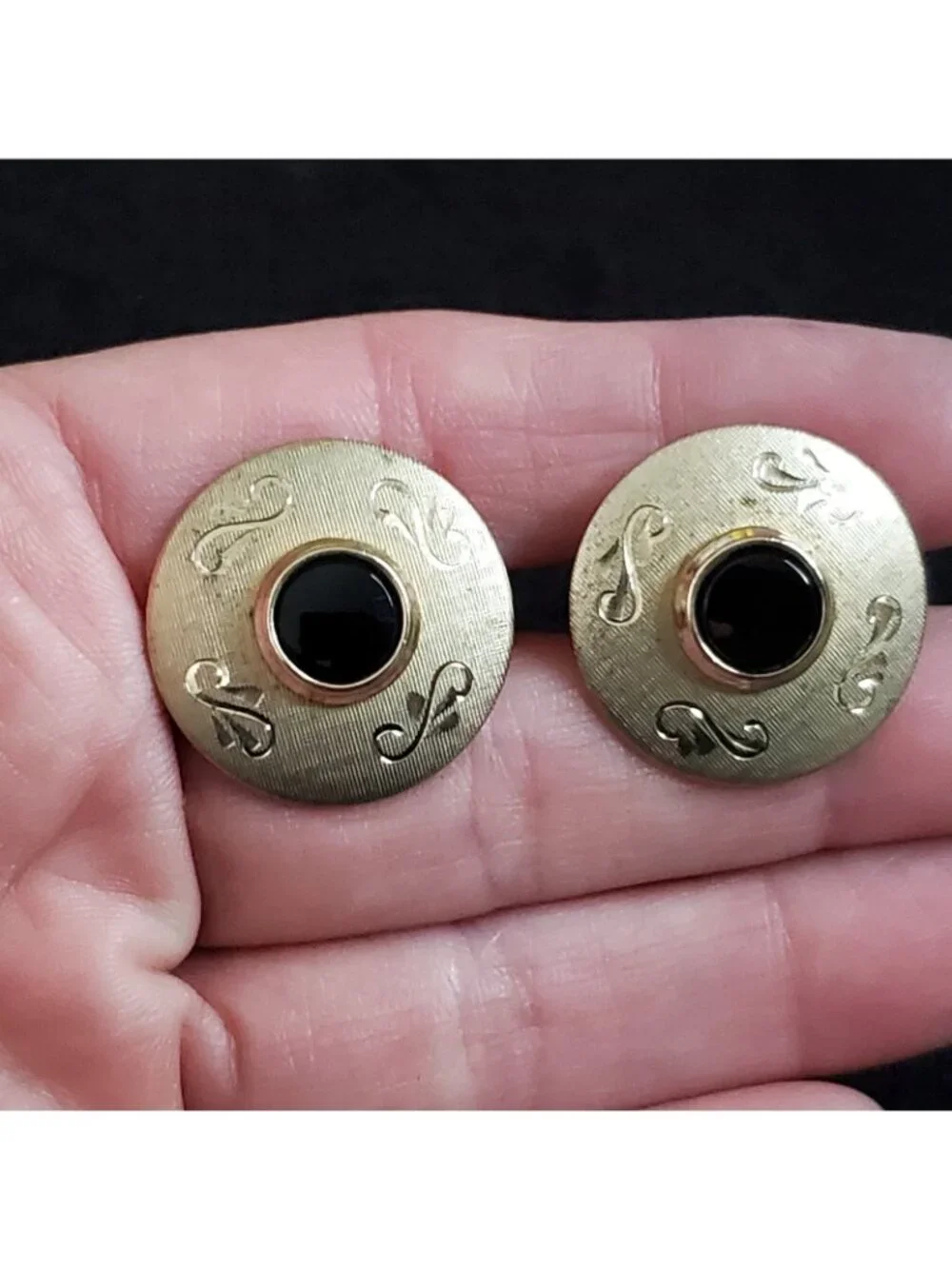 Vintage Black Onyx Cufflinks Textured Etched Gold Tone Round 7/8